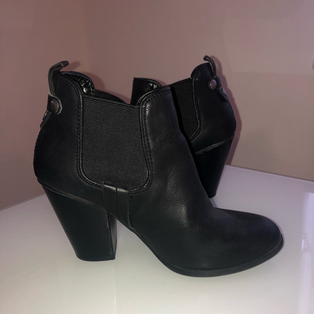 HIGH HEELS BOOTS